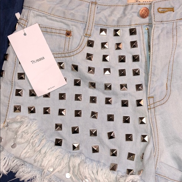 Daisy Duke’ish - Picture 2 of 4